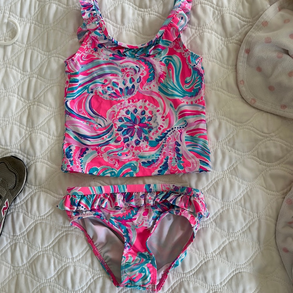 Girls Lilly Pulitzer Bathing Suit in excellent condition.